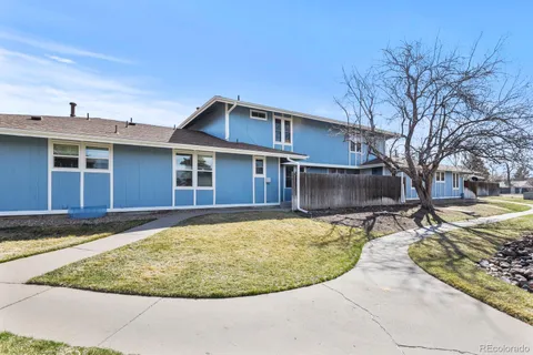 246 S Newark Circle, Aurora, CO MLS: 8301370