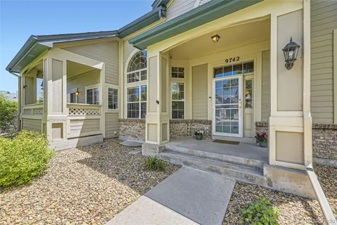 9742 E Hawaii Place, Aurora, CO MLS: 9975921
