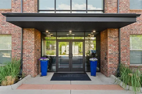 155 S Monaco Parkway Unit 114, Denver, CO MLS: 7094536