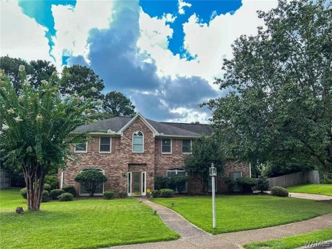 Homes For Sale - 1911 Brandonwood Road<br/> Tuscaloosa, AL 35406