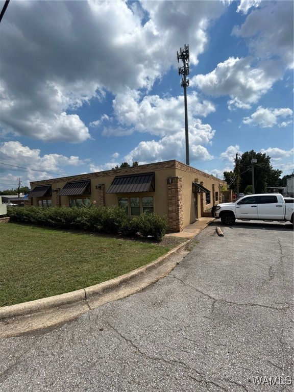 221 Rice Mine Road NE