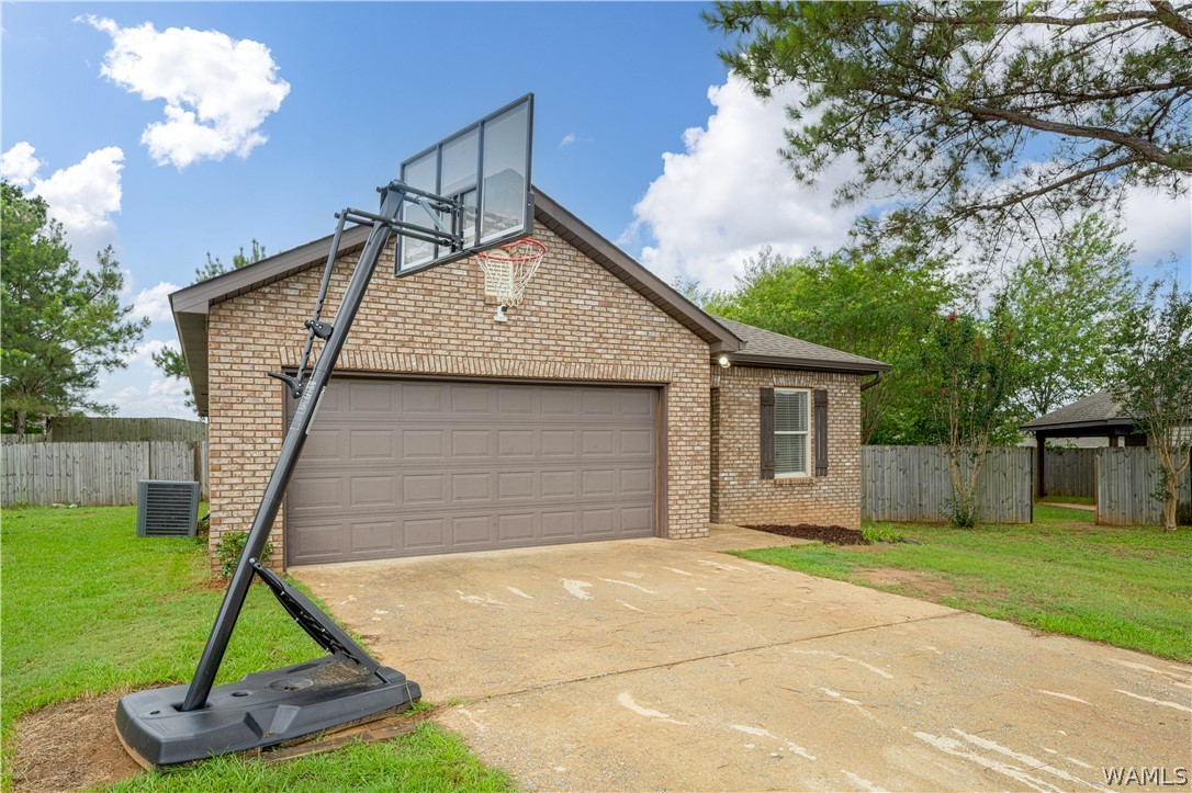 250 AZALEA Lane
