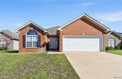 Homes For Sale - 4932 Ross Circle<br/> North Port, AL 35475