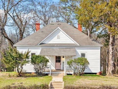 Homes For Sale - 1715 Walnut Street<br/> Centreville, AL 35042