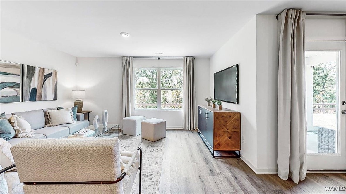 3904 Magnolia Hills Drive