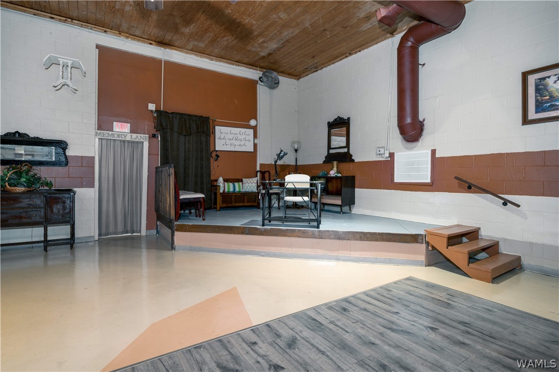 14948 TOWNSEND Loop