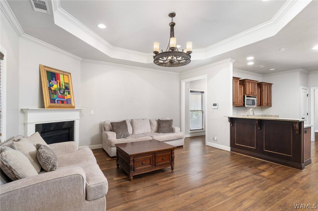4411 EVANGELINE Way