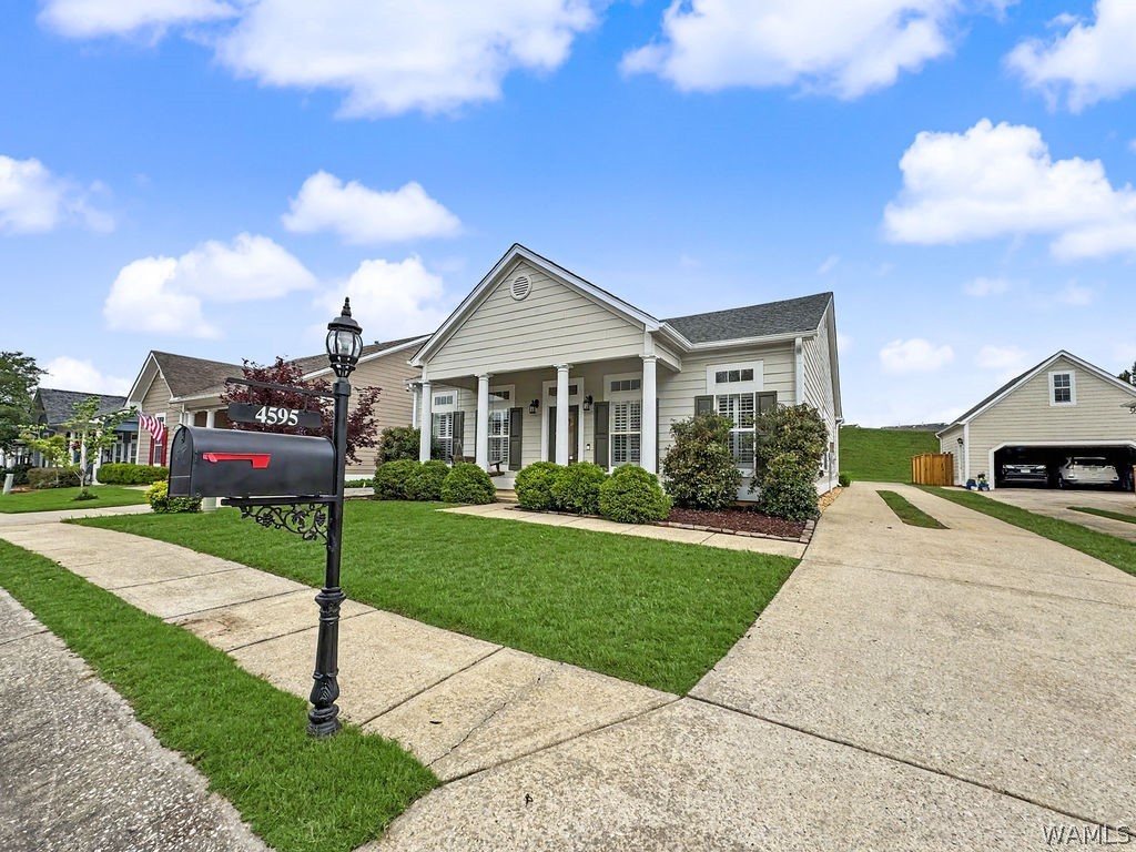 4595 Clubview Dr.