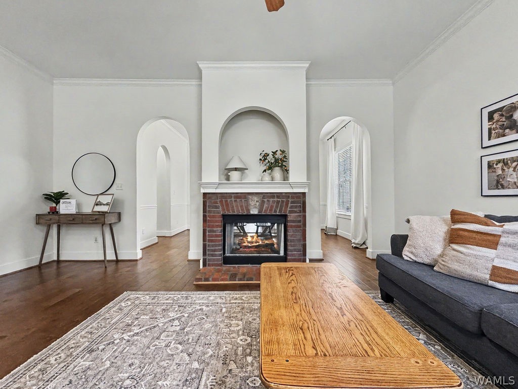 4595 Clubview Dr.