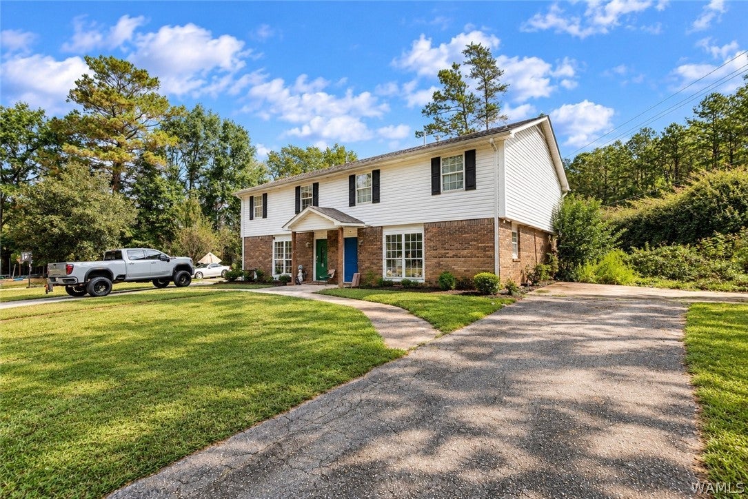 5595-5597 Surrey Lane