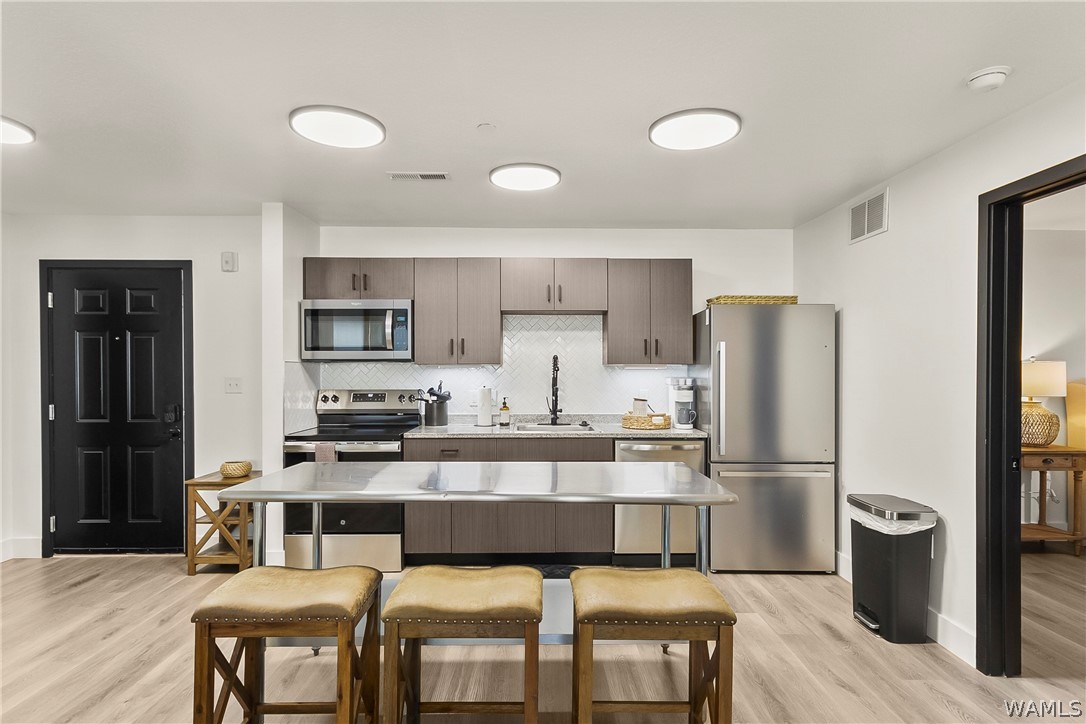 680 6th Avenue NE 1202