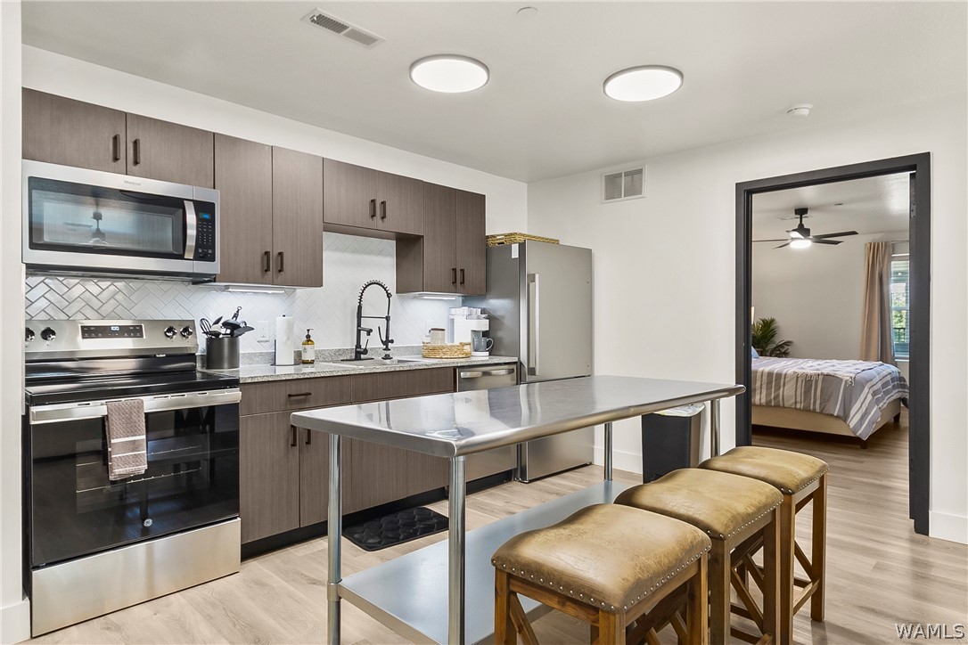 680 6th Avenue NE 1202