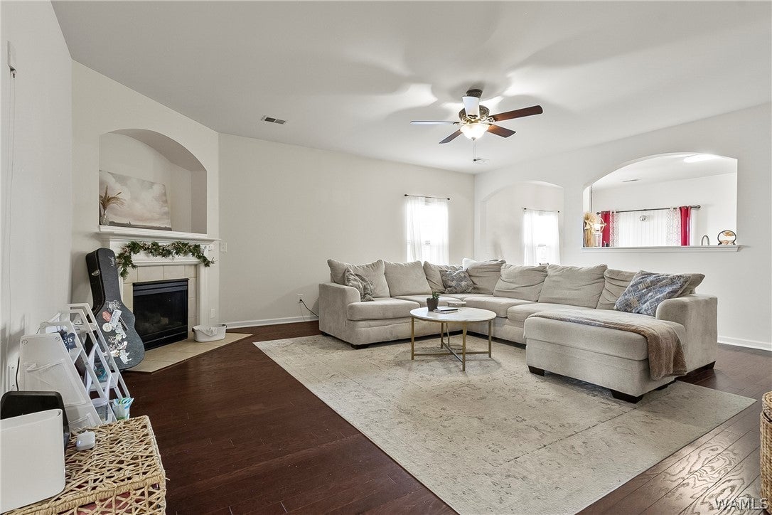 1276 Maxwell Circle