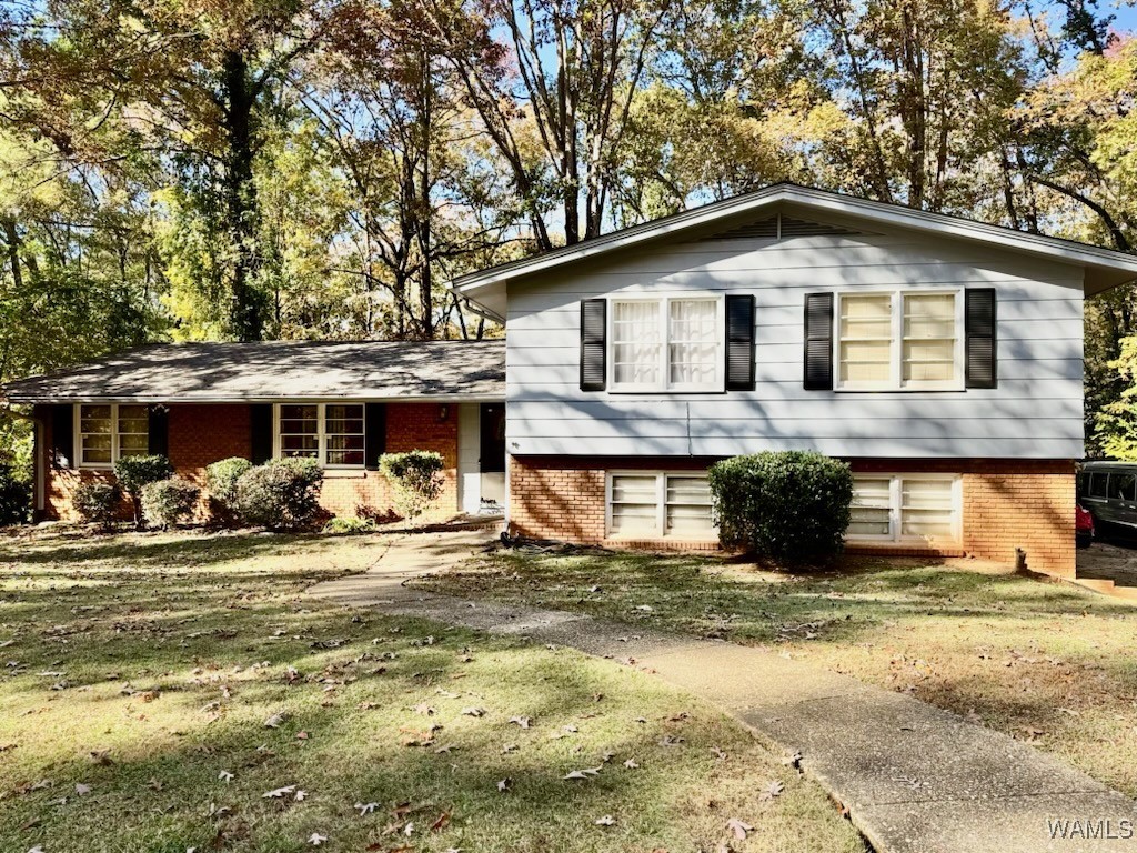 3926 Woodland Hills Drive, Tuscaloosa, Alabama image 1