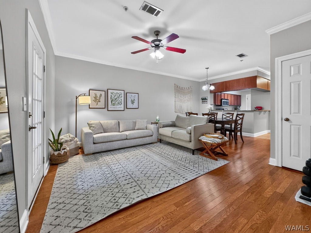 3218 Veterans Memorial Parkway 1305