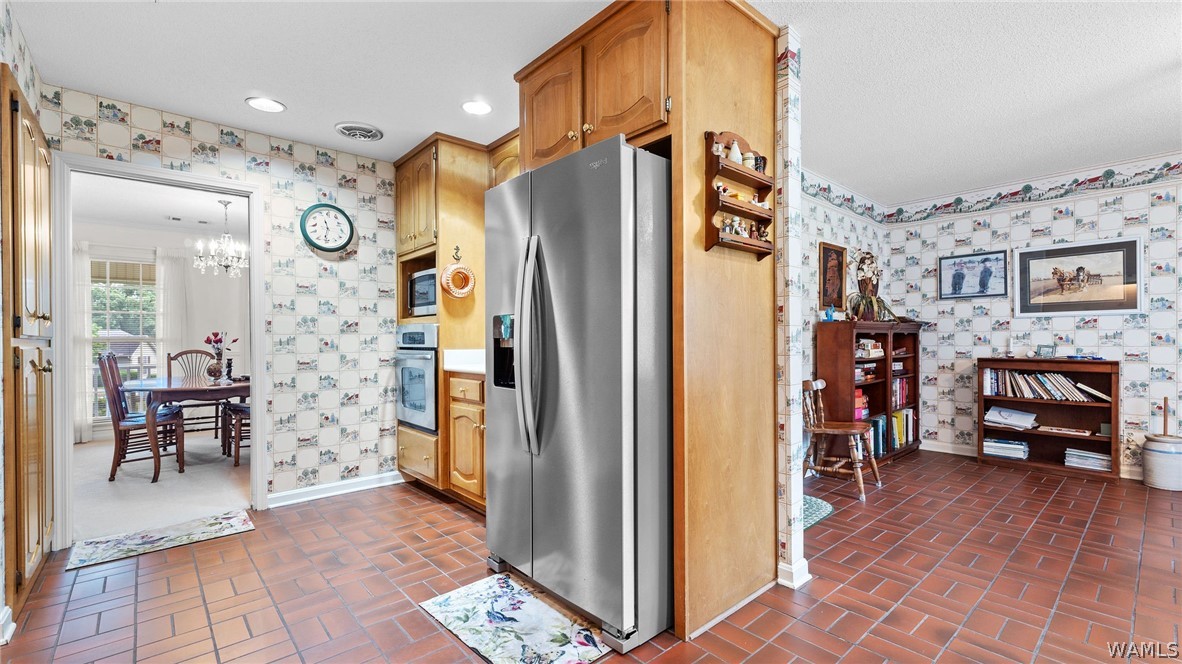 115 Riverdale N