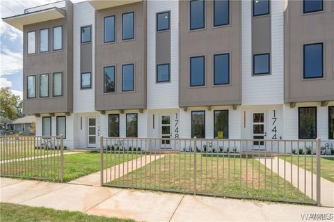 Townhouse For Sale - 1748 12th Avenue<br/> Tuscaloosa, AL 35401