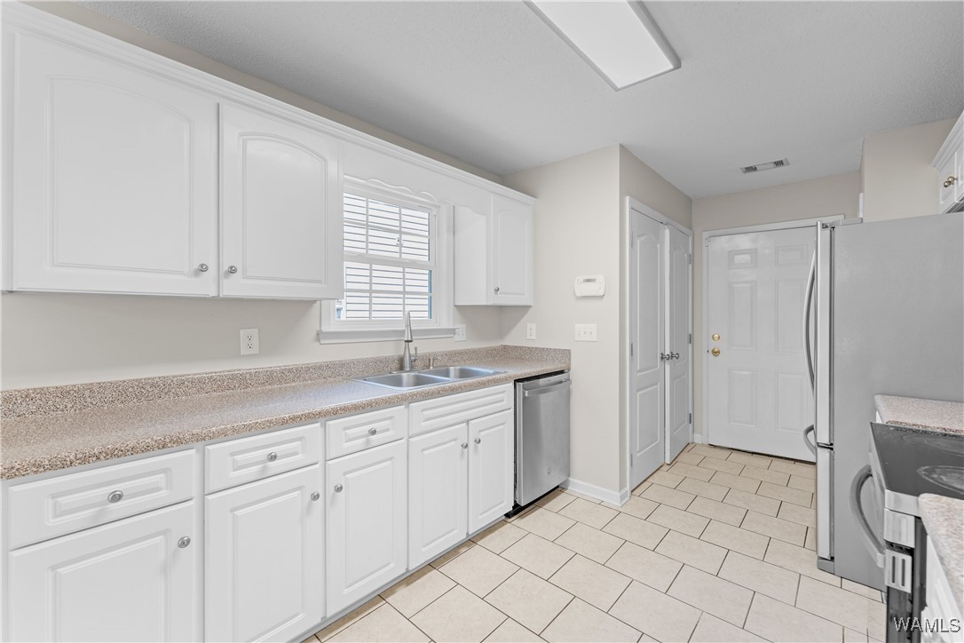 370 Holly Berry Lane, Moundville, Alabama image 23