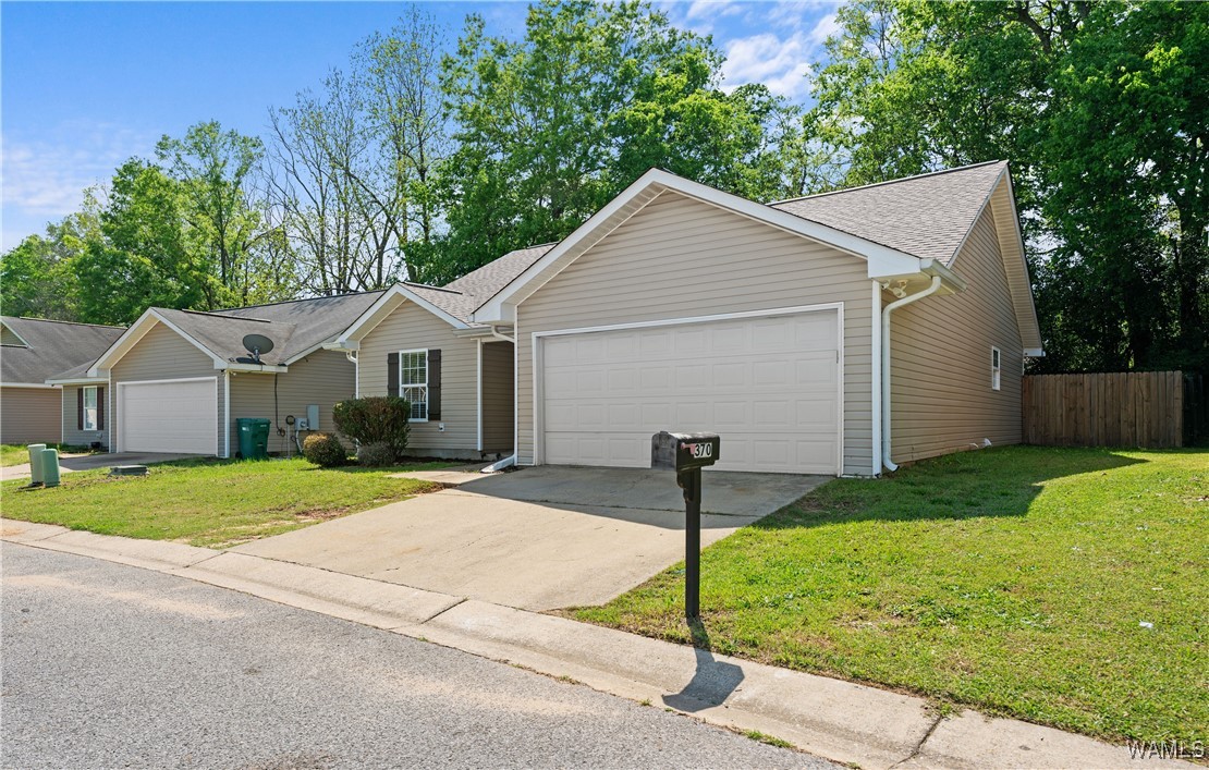370 Holly Berry Lane, Moundville, Alabama image 2