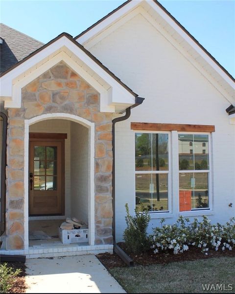 Homes For Sale - 14087 Glenview Drive<br/> North Port, AL 35475