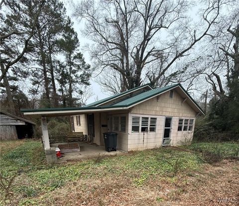 Homes For Sale - 131 4th Street<br/> Fayette, AL 35555