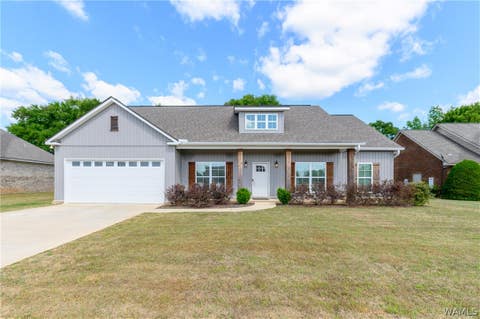 Homes For Sale - 3010 Jamie Lane<br/> Moundville, AL 35474