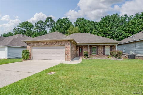 Homes For Sale - 4930 Northwood Gardens Dr Dr<br/> North Port, AL 35473