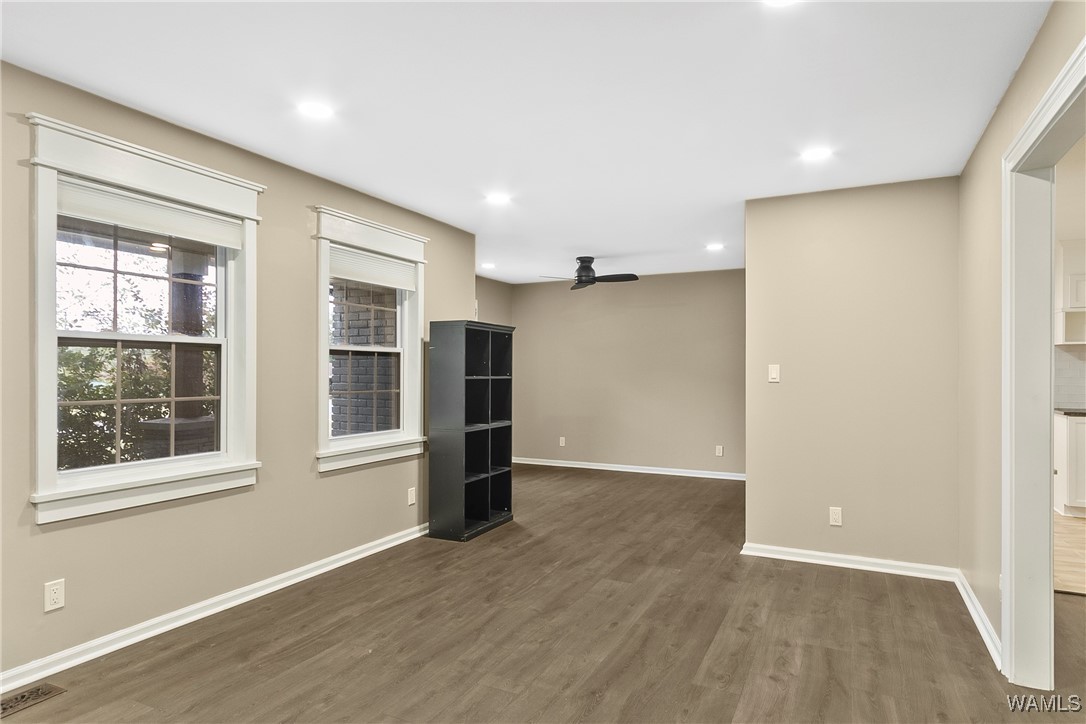 906 Greystone Street