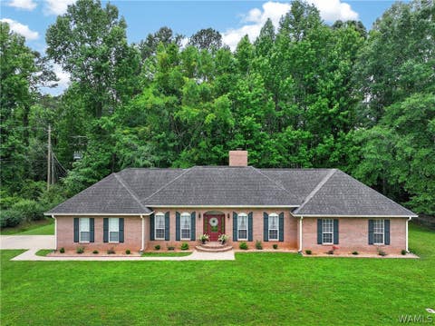 Homes For Sale - 1805 Cone Street<br/> Fayette, AL 35555