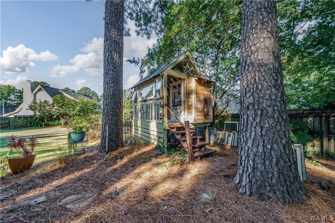 402 Vicksburg Drive