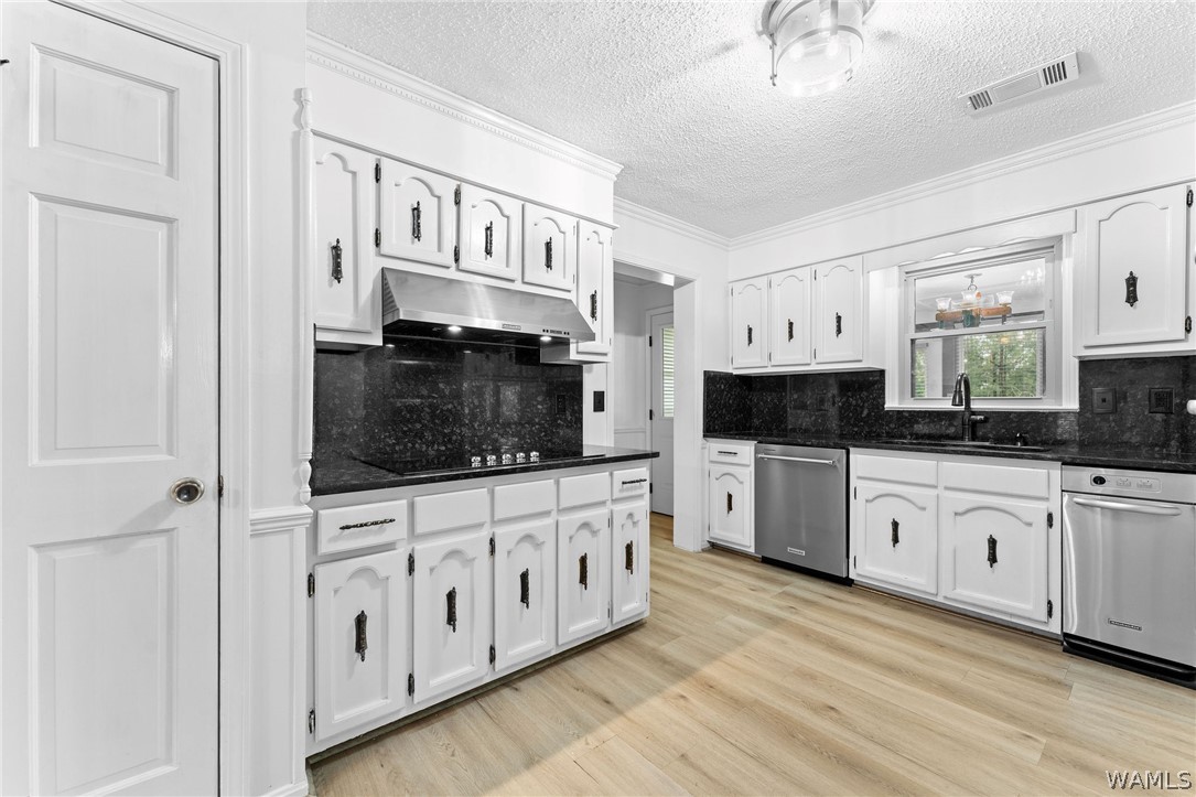 4625 White Dogwood Lane
