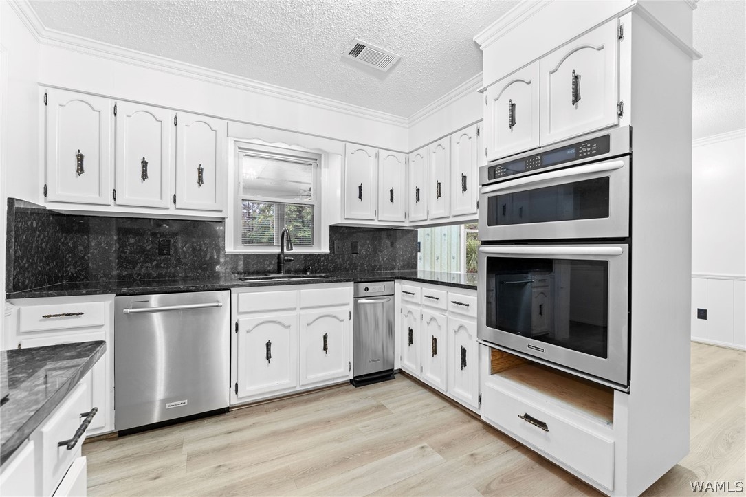 4625 White Dogwood Lane