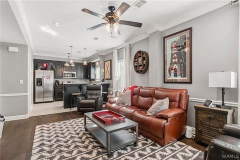 Condo For Sale - 1020 Oak Avenue #4<br/> Tuscaloosa, AL 35401