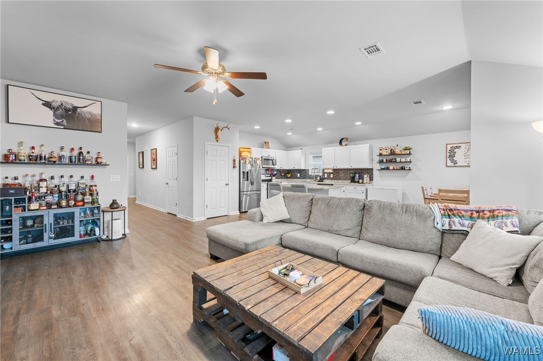 16415 Natchez Drive, Moundville, Alabama image 2