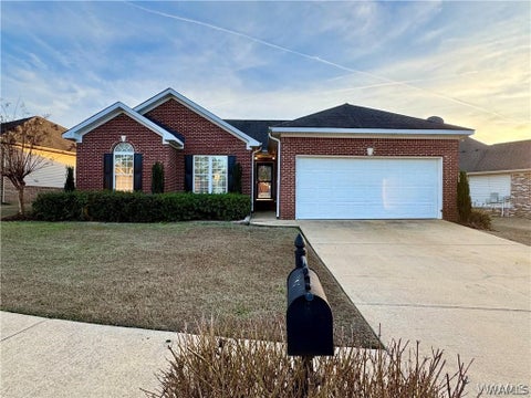 Homes For Sale - 13919 Highland Pointe Drive<br/> North Port, AL 35475