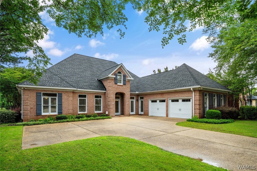 Photo 1 of 42 — 1506 River Ro Drive, Tuscaloosa, AL 35406
