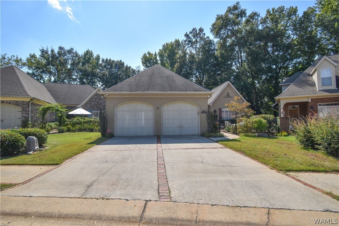 2480 McLean Circle