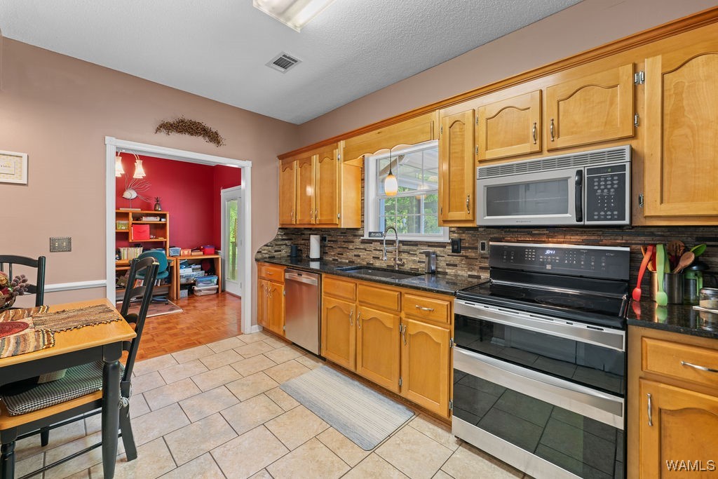 12631 Lakeland Hills Drive, North Port, Alabama image 10