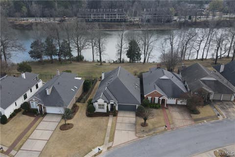 Homes For Sale - 1701 River Ro Drive<br/> Tuscaloosa, AL 35406