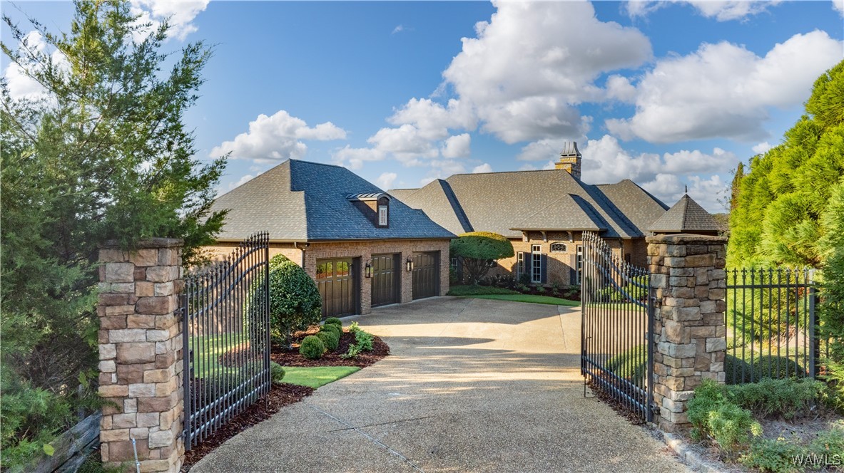 1231 Diamond Point Circle, Tuscaloosa, Alabama image 2