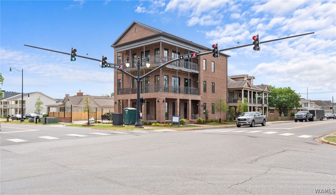 927 12th Street 100