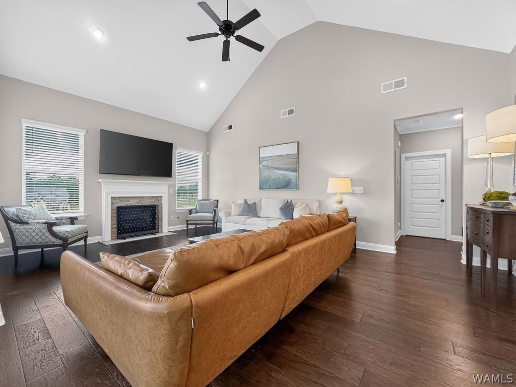 9048 Ivanhoe Drive