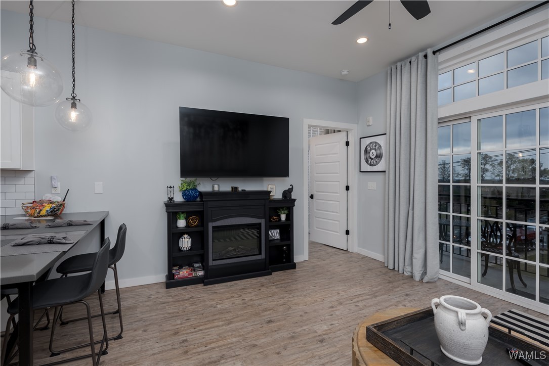 2529 University Blvd 7