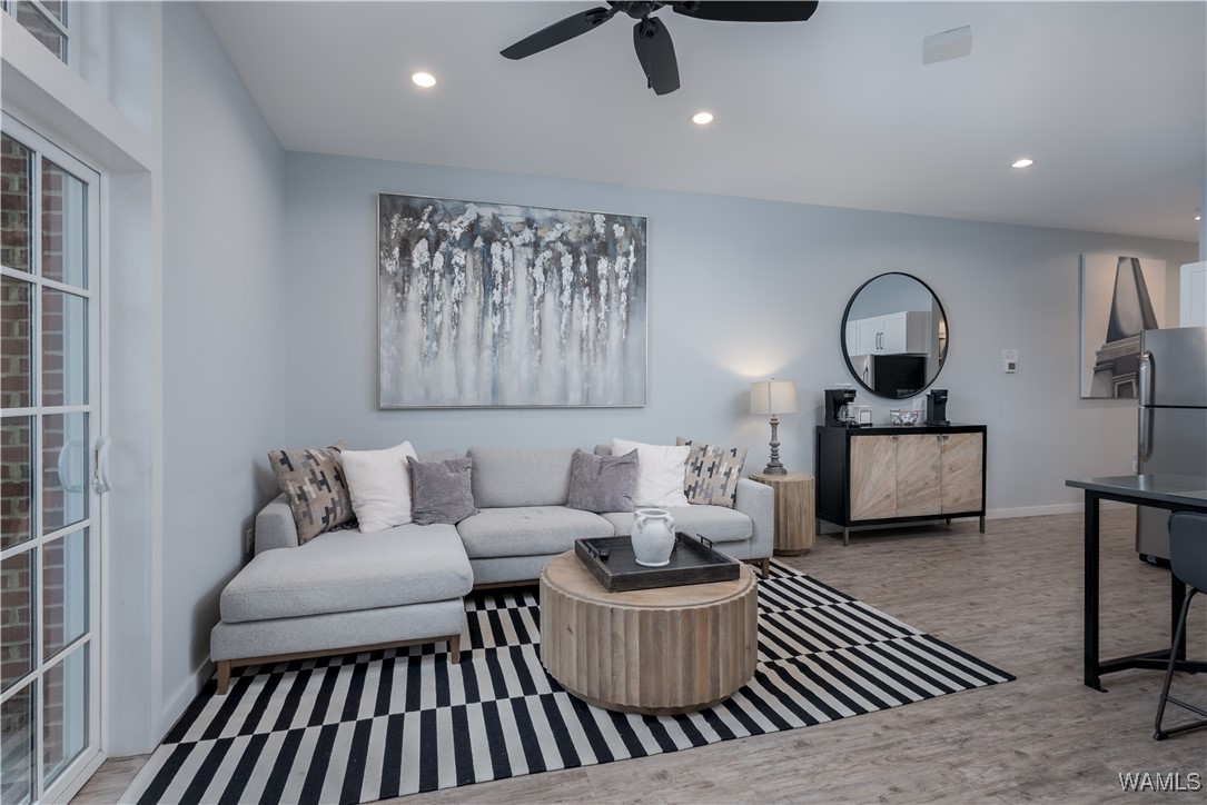 2529 University Blvd 7