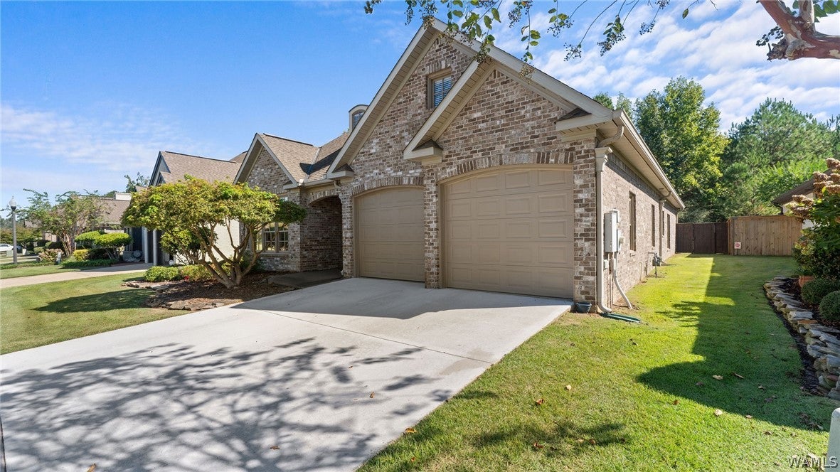 5021 Yorkshire Lane