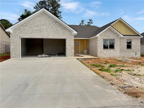 Homes For Sale - 5070 Summerfield Drive<br/> Tuscaloosa, AL 35404