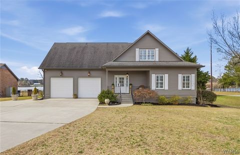 Homes For Sale - 12425 Lakeview Manor Drive<br/> North Port, AL 35475