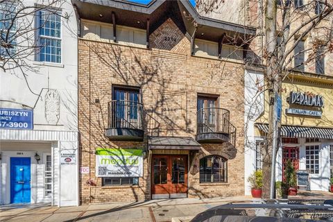 Homes For Sale - 2304 University Boulevard #202<br/> Tuscaloosa, AL 35401