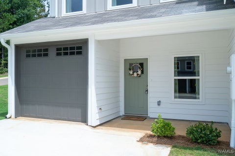 Townhouse For Sale - 22145 Cove Lane<br/> Woodstock, AL 35111