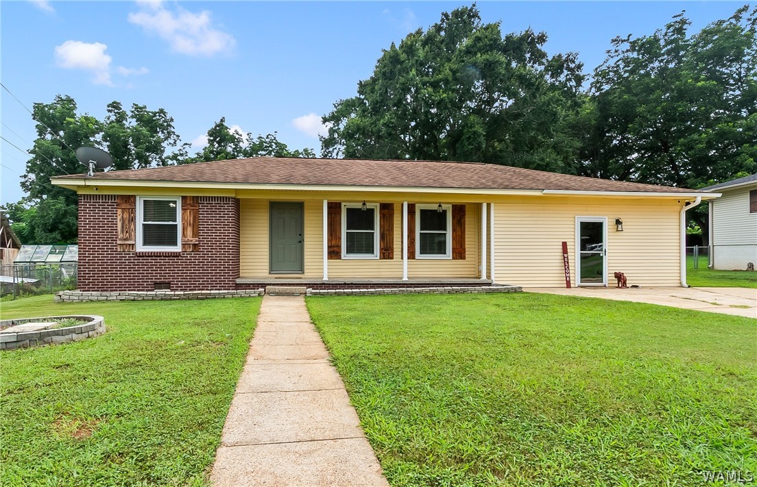 Photo 1 of 29 — 6205 Cottonwood Lane, Cottondale, AL 35453